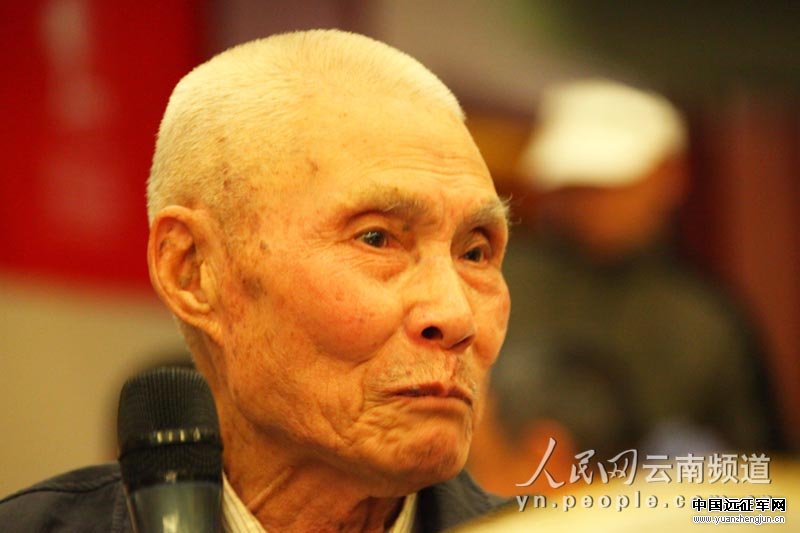 肖朝清，99岁，原辎重第五军团中校营长上校副团长。（人民网记者 李发兴 摄）