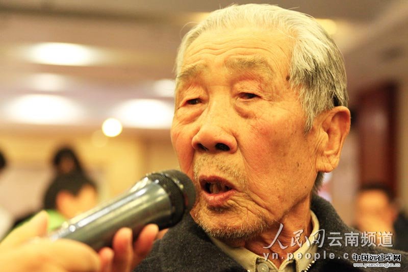 杨正淮，89岁，原驻印军部暂汽一团一营二连。（人民网记者 李发兴 摄）